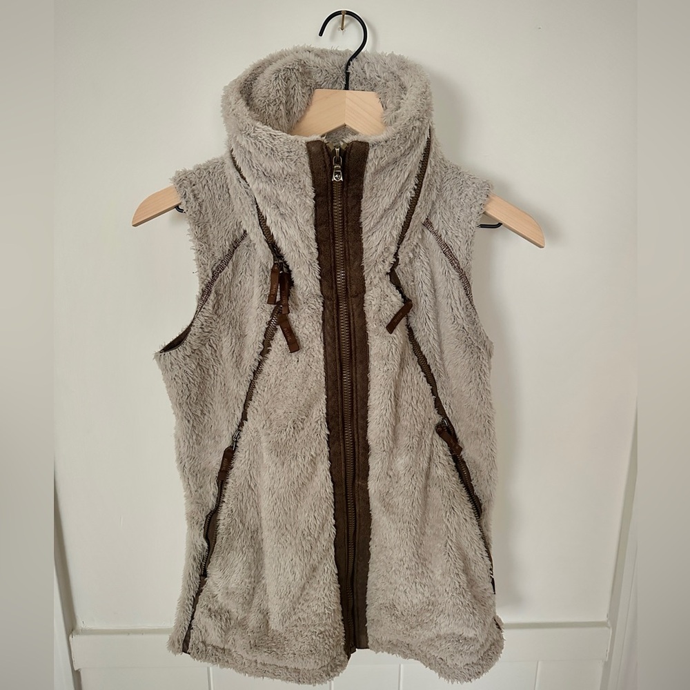 Kuhl Women's Fleece Vest in Cream and Brown